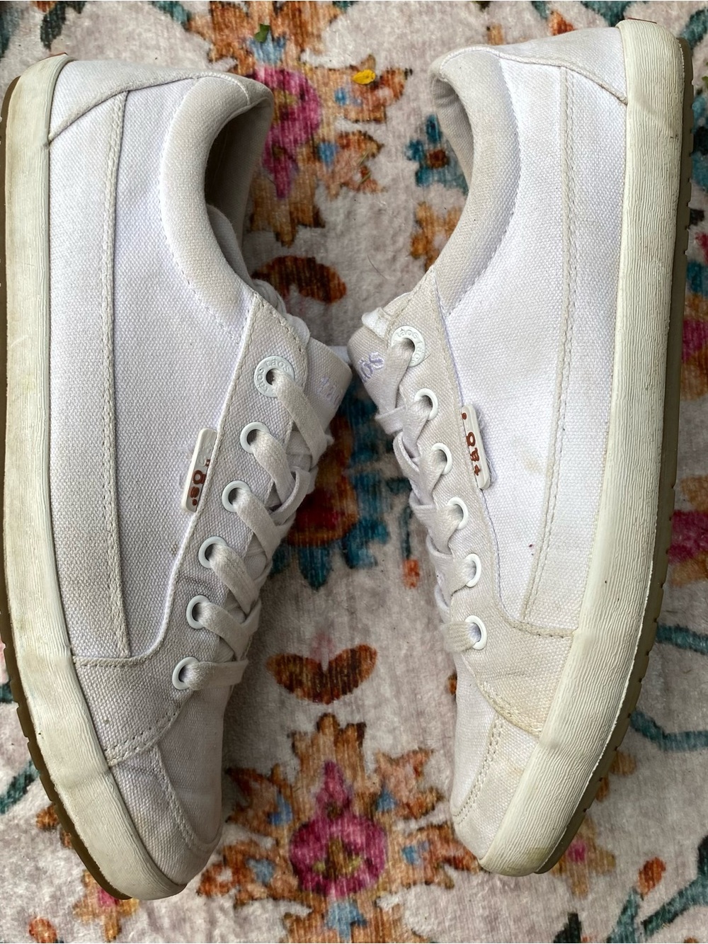 Taos Footwear White Canvas Athletic Sneakers Sz.9 - Picture 2 of 6